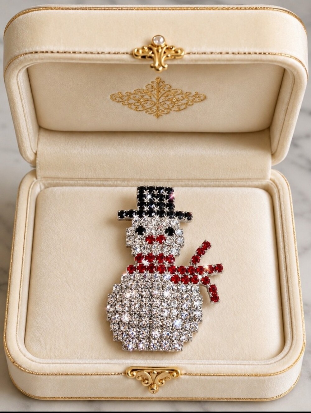 Vintage Christmas Snowman Prong Set Brilliant Rhinestone Silver Tone Brooch L-S